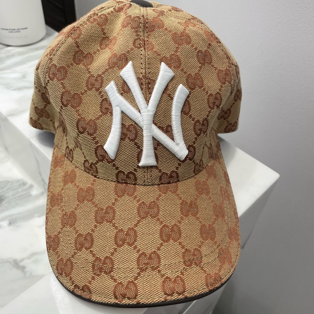 Gucci Yankee hat 😍